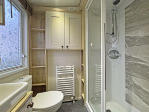 Ensuite- click for photo gallery